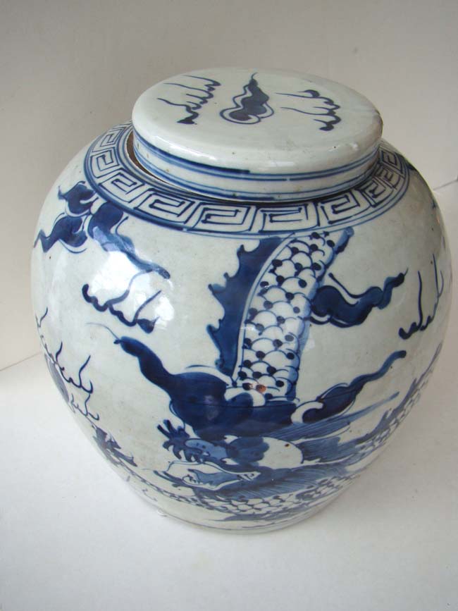 A large 19th century Chinese Ginger Jar — image 2